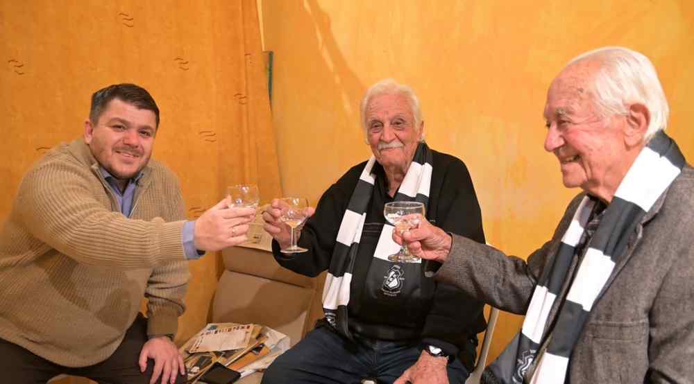 "&Epsilon;&kappa;&epsilon;ί&nu;&omicron;&iota; &pi;&omicron;&upsilon; ί&delta;&rho;&upsilon;&sigma;&alpha;&nu; &tau;&omicron;&nu; &Omicron;&Phi;&Eta;"- Έ&nu;&alpha; &iota;&sigma;&tau;&omicron;&rho;&iota;&kappa;ό &nu;&tau;&omicron;&kappa;&omicron;&upsilon;&mu;έ&nu;&tau;&omicron;  (&Delta;&Epsilon;&Iota;&Tau;&Epsilon; &Omicron;&Lambda;&Eta; &Tau;&Eta;&Nu; &Epsilon;&Kappa;&Pi;&Omicron;&Mu;&Pi;&Eta;)