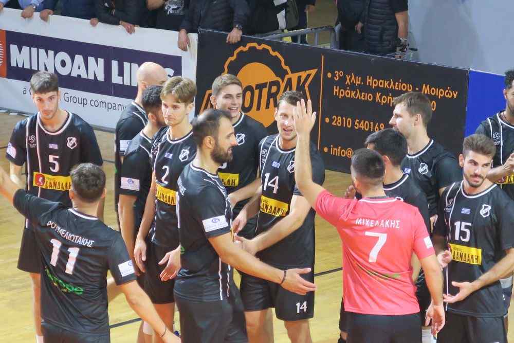 &Sigma;&tau;&eta;&nu; 7&eta; &theta;έ&sigma;&eta; &omicron; &Omicron;&Phi;&Eta;-&Alpha;&pi;&omicron;&tau;&epsilon;&lambda;έ&sigma;&mu;&alpha;&tau;&alpha; &tau;&eta;&sigmaf; Volley League
