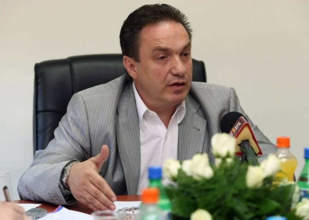 &Sigma;&tau;&omicron;&nu; &Omicron;&Phi;&Eta; &Delta;&Epsilon;&Nu; &Upsilon;&Pi;&Alpha;&Rho;&Chi;&Epsilon;&Iota; &Chi;&Rho;&Omicron;&Nu;&Omicron;&Sigma;