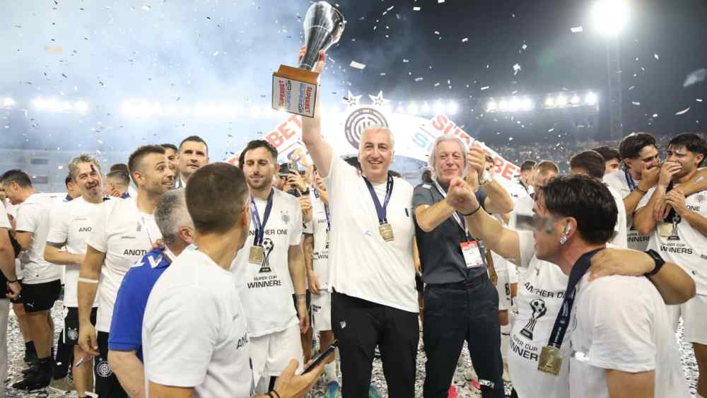 &Mu;&pi;&omicron;ύ&sigma;&eta;&sigmaf;: "&Delta;ώ&sigma;&alpha;&mu;&epsilon; ό&nu;&epsilon;&iota;&rho;&omicron; &sigma;&epsilon; ό&lambda;&epsilon;&sigmaf; &tau;&iota;&sigmaf; &omicron;&mu;ά&delta;&epsilon;&sigmaf;, &alpha;&phi;&iota;&epsilon;&rho;ώ&nu;&omicron;&upsilon;&mu;&epsilon; &kappa;&alpha;&iota; &alpha;&upsilon;&tau;ό &tau;&omicron; &Kappa;ύ&pi;&epsilon;&lambda;&lambda;&omicron; &sigma;&epsilon; ό&lambda;&eta; &tau;&eta;&nu; &Kappa;&rho;ή&tau;&eta;"