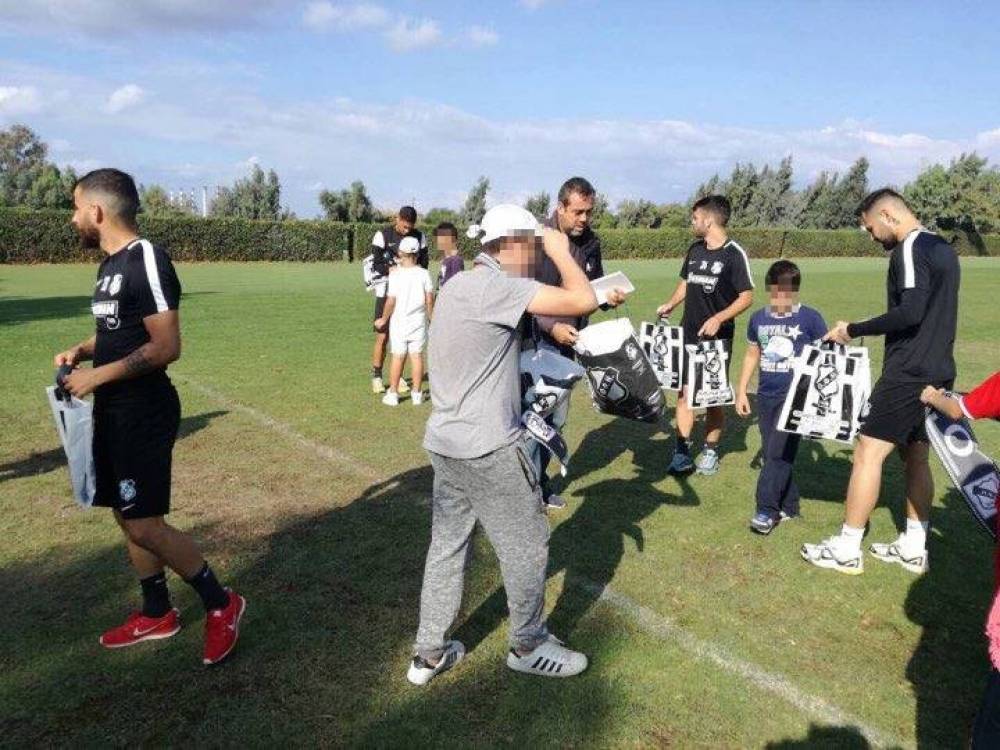 &Omicron; &Omicron;&Phi;&Eta; έ&kappa;&alpha;&nu;&epsilon; &tau;&eta;&nu; "&Alpha;&gamma;ά&pi;&eta; &pi;&rho;ά&xi;&eta;" (VIDEO)