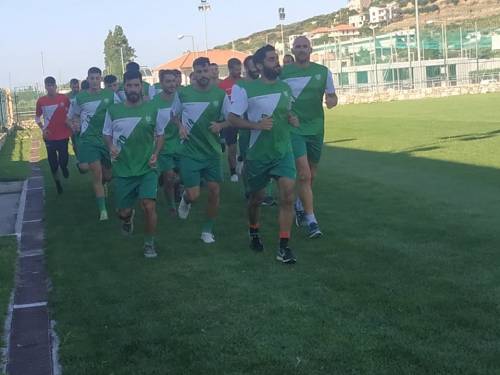 &Xi;&epsilon;&kappa;ί&nu;&eta;&mu;&alpha; &mu;&epsilon; ό&nu;&epsilon;&iota;&rho;&alpha;