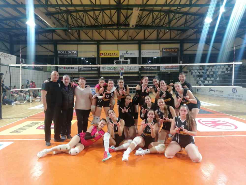 M&epsilon; &nu;ί&kappa;&eta; &theta;&rho;ί&lambda;&epsilon;&rho; &kappa;&rho;ά&tau;&eta;&sigma;&alpha;&nu; &tau;&omicron; &alpha;ή&tau;&tau;&eta;&tau;&omicron; &tau;&eta;&sigmaf; έ&delta;&rho;&alpha;&sigmaf;
