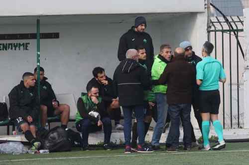 &Omicron; &pi;&rho;ό&epsilon;&delta;&rho;&omicron;&sigmaf; &alpha;&pi;&omicron;&kappa;ά&lambda;&epsilon;&sigma;&epsilon; ά&sigma;&chi;&epsilon;&tau;&omicron; &tau;&omicron;&nu; &pi;&rho;&omicron;&pi;&omicron;&nu;&eta;&tau;ή