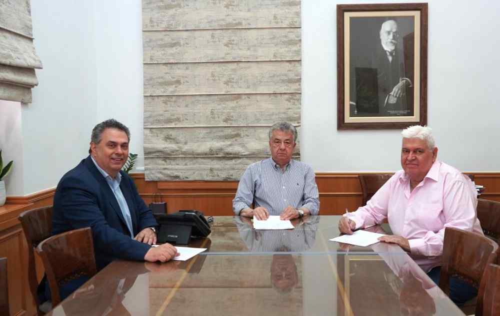 &Sigma;&tau;&omicron; &Eta;&rho;ά&kappa;&lambda;&epsilon;&iota;&omicron; &gamma;&iota;&alpha; &tau;&omicron; &Pi;&alpha;&nu;&epsilon;&upsilon;&rho;&omega;&pi;&alpha;ϊ&kappa;ό U18 &omicron; &pi;&rho;ό&epsilon;&delta;&rho;&omicron;&sigmaf; &tau;&eta;&sigmaf; &Omicron;&mu;&omicron;&sigma;&pi;&omicron;&nu;&delta;ί&alpha;&sigmaf; &beta;ό&lambda;&epsilon;ί