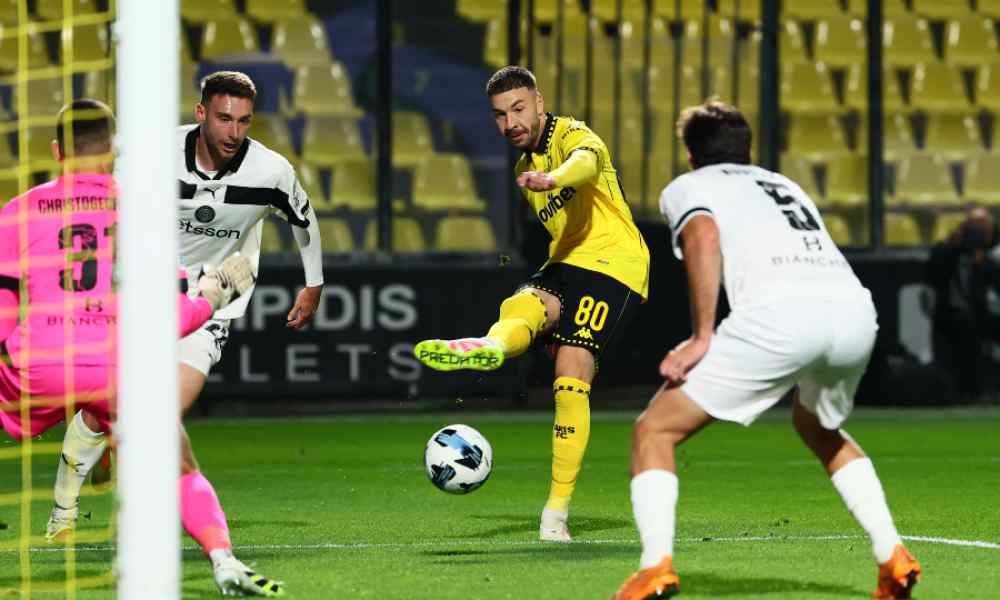 M&epsilon; 6 &Epsilon;&lambda;&lambda;&eta;&nu;&epsilon;&sigmaf; &sigma;&tau;&eta;&nu; &epsilon;&nu;&delta;&epsilon;&kappa;ά&delta;&alpha; &omicron; &Omicron;&Phi;&Eta;