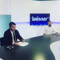 &Gamma;&iota;&alpha;&tau;ί ό&chi;&iota;, &omicron;&mu;ά&delta;&alpha;-έ&kappa;&pi;&lambda;&eta;&xi;&eta; &sigma;&tau;&eta; &phi;&epsilon;&tau;&iota;&nu;ή &Gamma;' &Epsilon;&theta;&nu;&iota;&kappa;ή;
