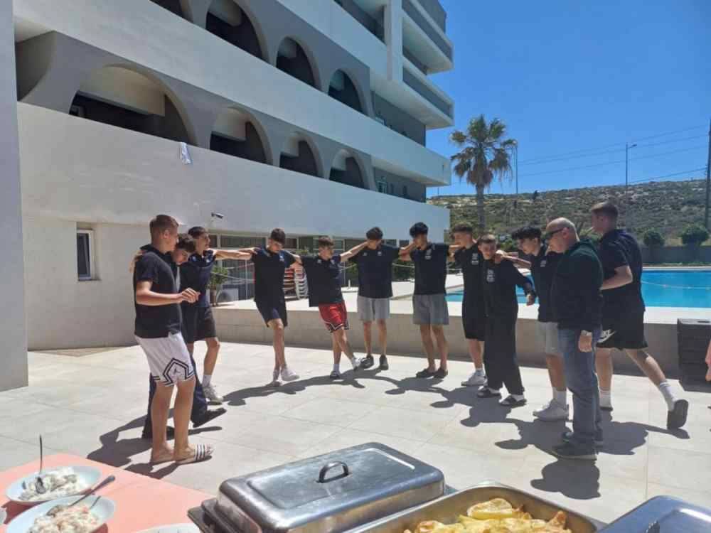 &Eta; &Epsilon;&theta;&nu;&iota;&kappa;ή &beta;ό&lambda;&epsilon;ϊ &Kappa;16...&chi;&omicron;&rho;&epsilon;ύ&epsilon;&iota; &Kappa;&rho;&eta;&tau;&iota;&kappa;ά &epsilon;&nu;ό&psi;&epsilon;&iota; &tau;&omicron;&upsilon; &Pi;&alpha;&nu;&epsilon;&upsilon;&rho;&omega;&pi;&alpha;ϊ&kappa;&omicron;ύ &sigma;&tau;&omicron; &Lambda;ί&nu;&tau;&omicron;!