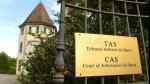 To &gamma;&kappa;&omicron;&lambda; ...&sigma;&tau;&omicron; 90' &pi;&omicron;&upsilon; έ&beta;&alpha;&lambda;&epsilon; &omicron; &Omicron;&Phi;&Eta; &sigma;&tau;&omicron; CAS
