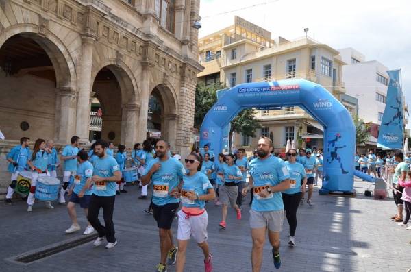 &Xi;&epsilon;&pi;έ&rho;&alpha;&sigma;&alpha;&nu; &kappa;&alpha;&iota; &phi;έ&tau;&omicron;&sigmaf; &tau;&iota;&sigmaf; 4 &chi;&iota;&lambda;&iota;ά&delta;&epsilon;&sigmaf; &omicron;&iota; &sigma;&upsilon;&mu;&mu;&epsilon;&tau;&omicron;&chi;έ&sigmaf; &gamma;&iota;&alpha; &tau;&omicron; RUNGREECE &Eta;&rho;ά&kappa;&lambda;&epsilon;&iota;&omicron;