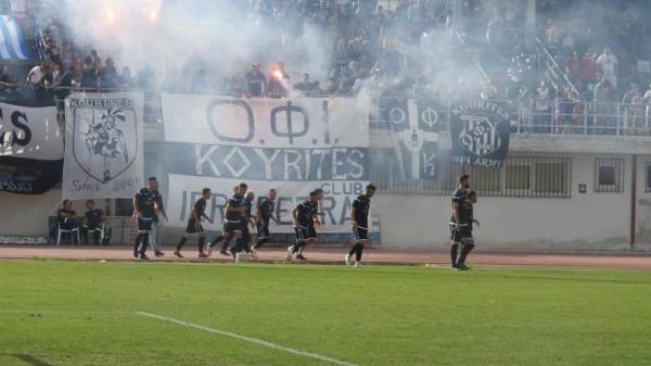 Football league: &Sigma;&tau;&eta; &delta;&epsilon;ύ&tau;&epsilon;&rho;&eta; &theta;έ&sigma;&eta; &omicron; &Omicron;&Phi;&Iota;, &mu;&epsilon;&tau;ά &tau;&omicron; "&Chi;" &mu;&epsilon; &tau;&omicron; &Delta;&iota;&alpha;&gamma;ό&rho;&alpha;