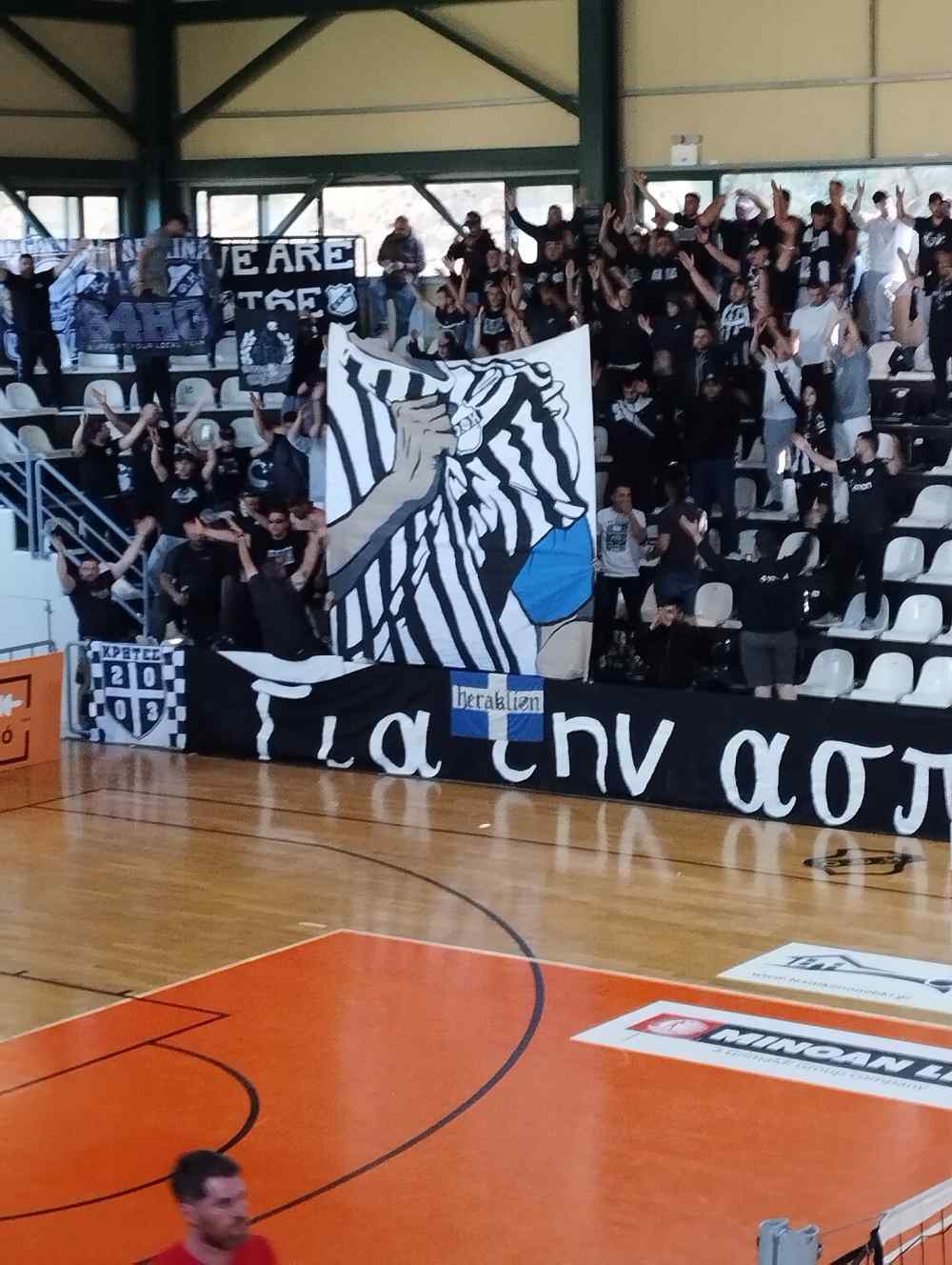 &Tau;&omicron; &alpha;&phi;&iota;έ&rho;&omega;&mu;&alpha; &tau;&omicron;&upsilon; gazzeta.gr &gamma;&iota;&alpha; &tau;&eta;&nu; &epsilon;&kappa;&pi;&lambda;&eta;&kappa;&tau;&iota;&kappa;ή &alpha;&tau;&mu;ό&sigma;&phi;&alpha;&iota;&rho;&alpha; &sigma;&tau;&omicron; &kappa;&lambda;&epsilon;&iota;&sigma;&tau;ό &tau;&omicron;&upsilon; &Beta;&Alpha;&Kappa;: "&Mu;&alpha;&kappa;ά&rho;&iota; ό&lambda;&alpha; &tau;&alpha; &pi;&alpha;&iota;&chi;&nu;ί&delta;&iota;&alpha; &sigma;&tau;&omicron; &Epsilon;&lambda;&lambda;&eta;&nu;&iota;&kappa;ό &beta;ό&lambda;&epsilon;ϊ, &nu;&alpha; &epsilon;ί&nu;&alpha;&iota; ό&pi;&omega;&sigmaf; &tau;&omicron; &Omicron;&Phi;&Eta;-&Pi;&alpha;&nu;&iota;ώ&nu;&iota;&omicron;&sigmaf;"