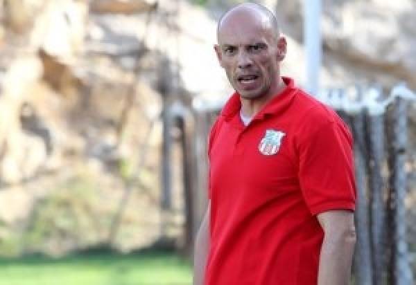 &Mu;&epsilon; &Gamma;&kappa;ώ&nu;&iota;&alpha;, &alpha;&lambda;&lambda;ά &chi;&omega;&rho;ί&sigmaf; &Sigma;&tau;&alpha;&mu;&alpha;&tau;ά&kappa;&omicron; &sigma;&tau;&eta;&nu; &Alpha;&rho;&tau;&alpha; &omicron; &Epsilon;&rho;&gamma;&omicron;&tau;έ&lambda;&eta;&sigmaf;