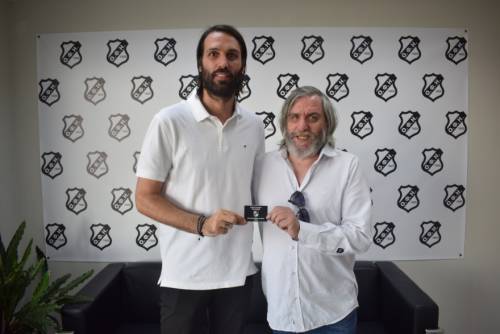 &Eta; &kappa;ά&rho;&tau;&alpha; &phi;ί&lambda;&omicron;&upsilon; &kappa;&alpha;&iota; &tau;&alpha; 45.440 &epsilon;&upsilon;&rho;ώ &sigma;&tau;&omicron;&nu; &Epsilon;&rho;&alpha;&sigma;&iota;&tau;έ&chi;&nu;&eta; &Omicron;&Phi;&Eta;