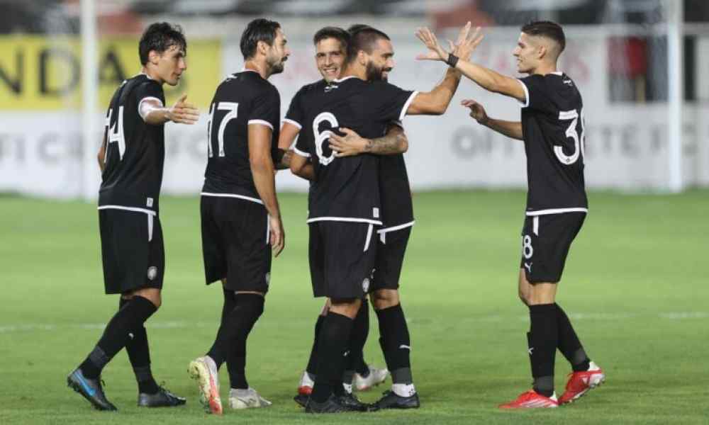 &Omicron;&Phi;&Eta;: &Chi;&omega;&rho;ί&sigmaf; &tau;&rho;&epsilon;ί&sigmaf; &mu;&epsilon; &Iota;&omega;&nu;&iota;&kappa;ό